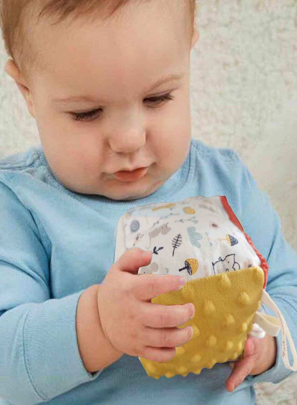 cube tout doux pour éveiller les sens de bébé
