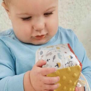 cube tout doux pour éveiller les sens de bébé